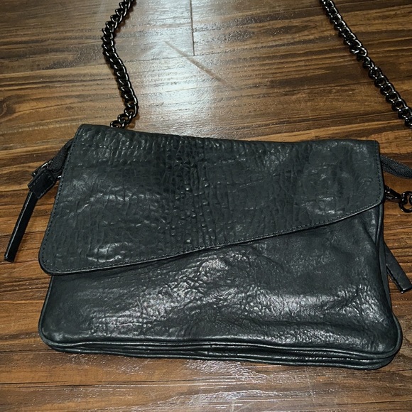 Maxon Collection Black Leather Crossbody With Detachable Strap - Picture 3 of 12